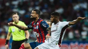 Cicinho lança palpite surpreendente e banca triunfo do Bahia no duelo com o Fluminense: “Coloco minhas fichas”