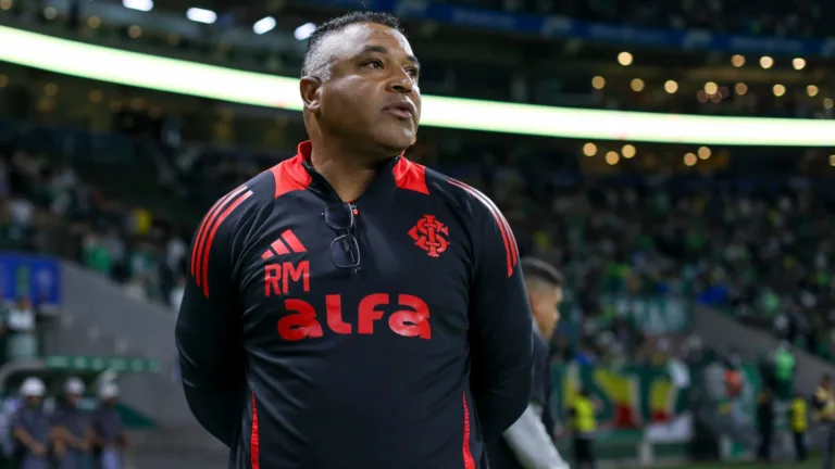 Baldasso exige saída de Roger Machado após Internacional sofrer goleada do Palmeiras: “Foi ofensivo com a torcida” Baldasso exige saída de Roger Machado após Internacional sofrer goleada do Palmeiras: “Foi ofensivo com a torcida”