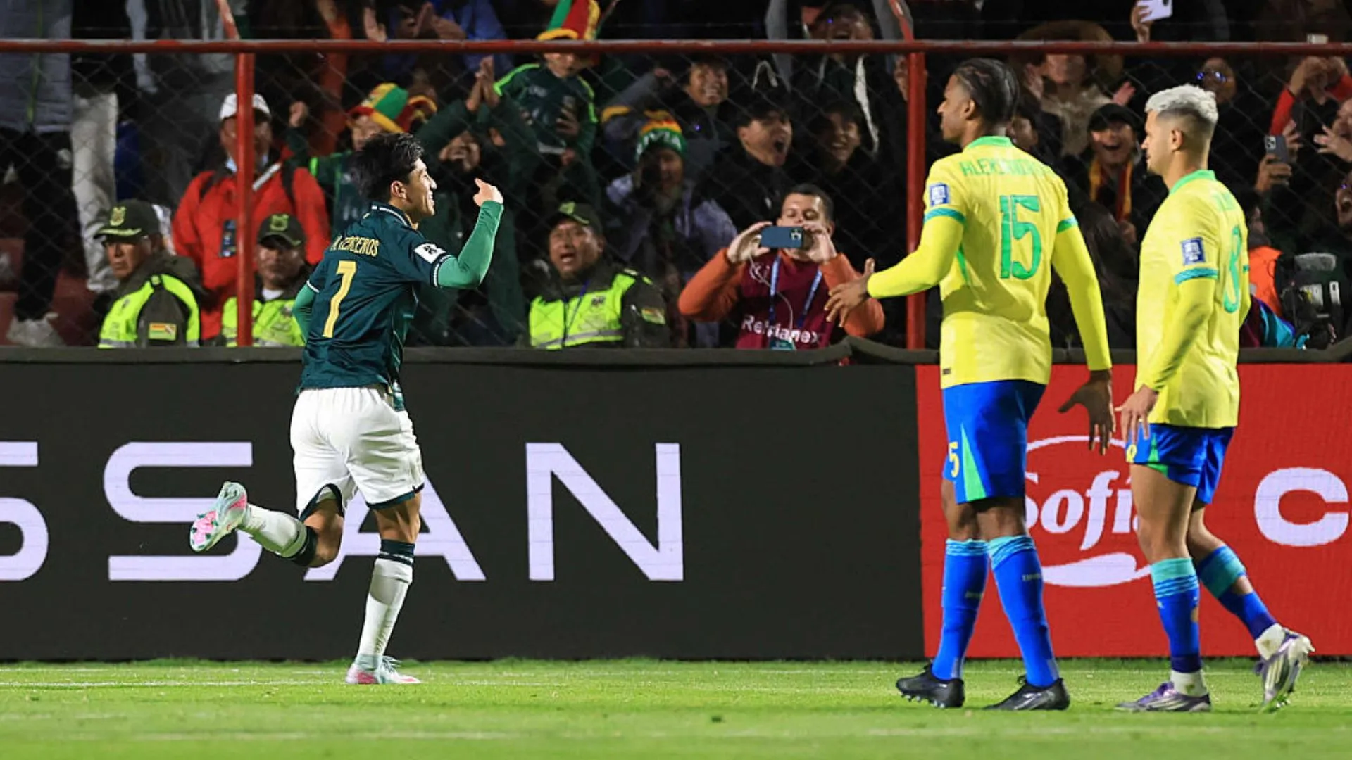 Brasil é afetado pela altitude, perde para a Bolívia e torcedores não poupam Bruno Guimarães: “Deixa a desejar”