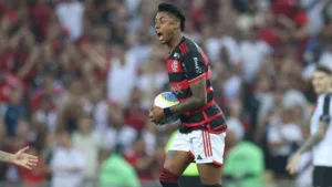 Bruno Braz aponta para efeito suspensivo de Bruno Henrique no Flamengo: “Pode estar em campo no domingo”
