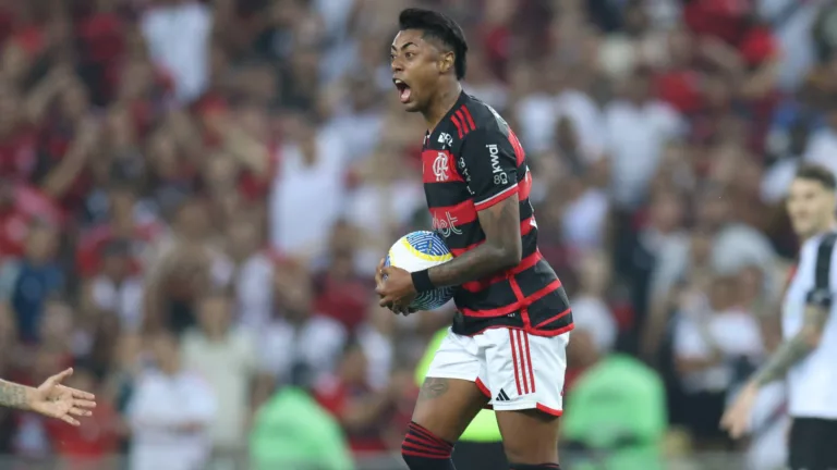 Bruno Braz aponta para efeito suspensivo de Bruno Henrique no Flamengo: “Pode estar em campo no domingo”