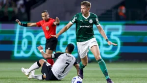 Auxiliar do Palmeiras se manifesta sobre Bruno Fuchs ser comprado do Atlético-MG: “Se adaptou bem ao nosso ambiente”