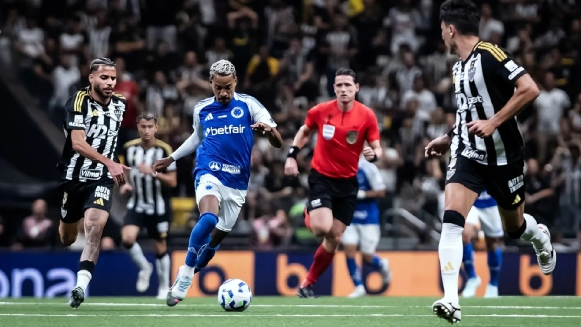 Casagrande surpreende e monta semifinais da Copa do Brasil: “Corinthians x Cruzeiro e Bahia x Botafogo”