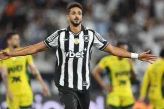 Chris Ramos comemora seu gol em Botafogo x Mirassol