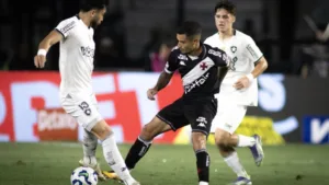 Cicinho projeta resultado final entre Botafogo x Vasco hoje na Copa do Brasil: “Mais organizado e equilibrado”