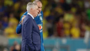 Cicinho não garante Neymar e crava três jogadores da seleção garantidos na Copa do Mundo: “Alisson, Marquinhos e Casemiro”