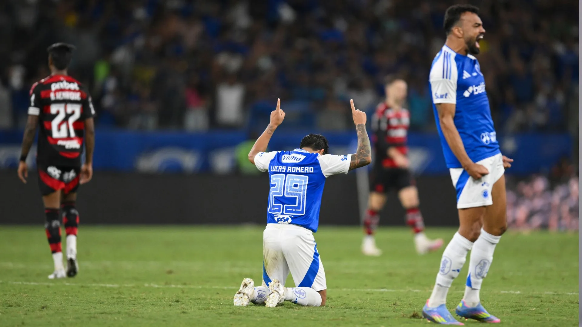 Edmundo vê margem para o Flamengo perder o título do Brasileirão em 2025: “Cruzeiro tem pinta de campeão”