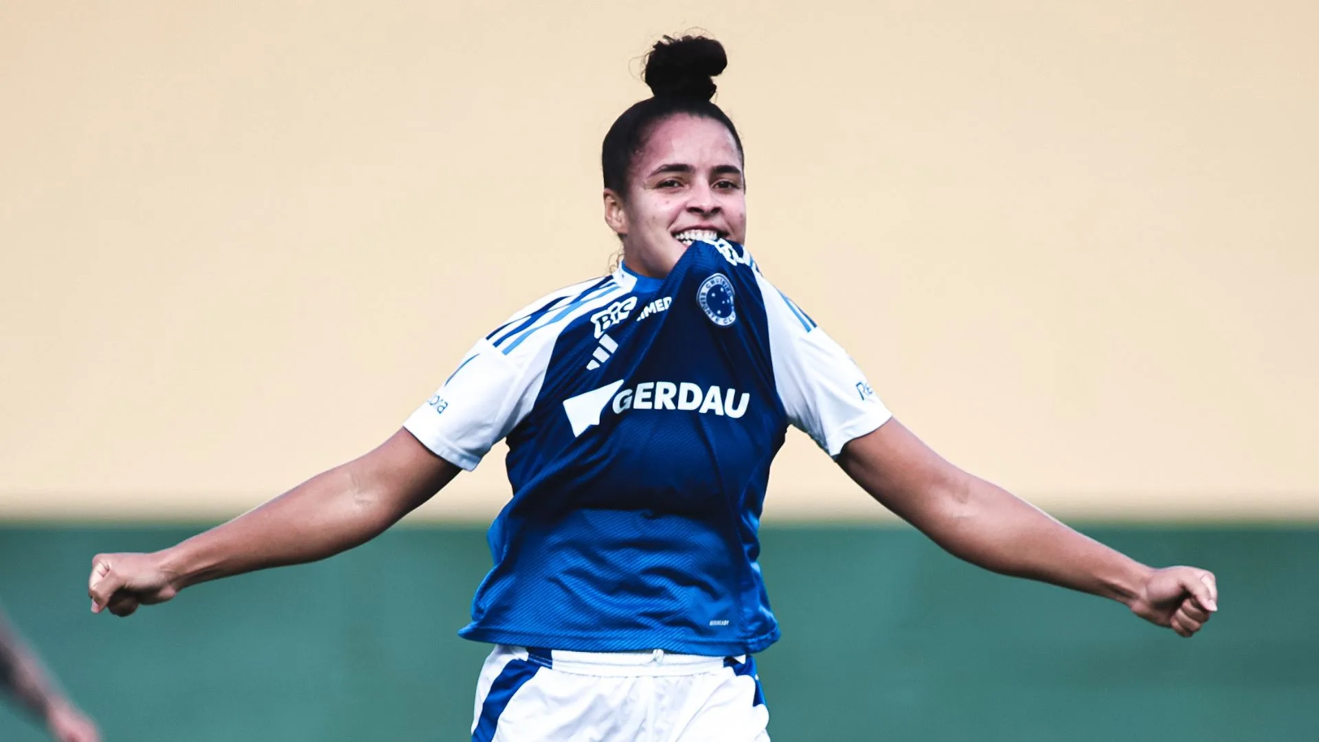 Cruzeiro recebe oferta do PSG por Isabela, destaque na campanha do Brasileirão Feminino