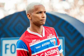 Deyverson em ação pelo Fortaleza