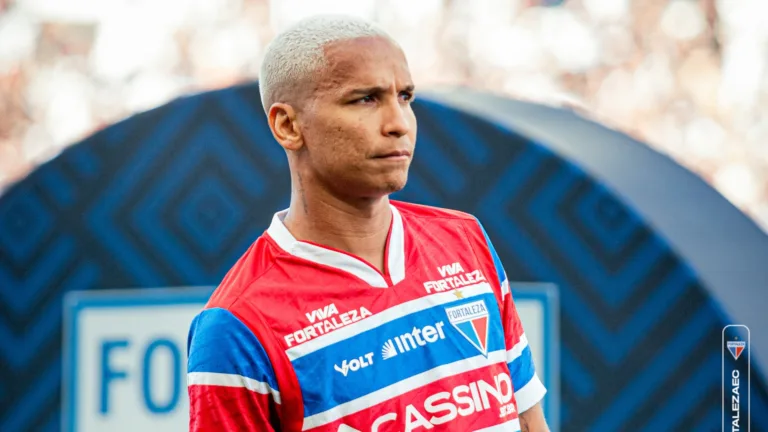 Deyverson é reintegrado por Martín Palermo ao elenco do Fortaleza e torcedores criticam: “Vamos ser rebaixados”