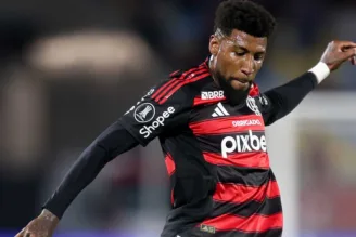 O lateral Emerson Royal em ação pelo Flamengo