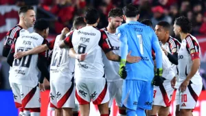 Flamengo elimina o Estudiantes na Libertadores com redenção de Rossi e torcedores vibram: “Lei do ex de goleiro”