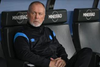 Mano Menezes comanda o Grêmio no Mineirão