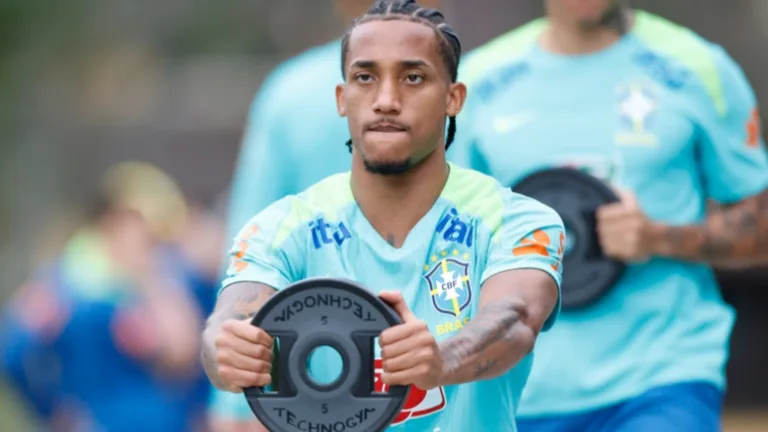 Felipe Melo ignora Pedro, do Flamengo, e crava João Pedro camisa 9 da seleção brasileira: “Hoje é o mais preparado”