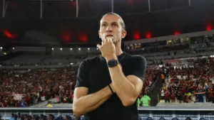 Venê Casagrande antecipa escalação do Flamengo contra o Corinthians e diz: “Filipe Luís está certíssimo”