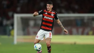 Torcedores do Flamengo se irritam e pedem a saída de Ayrton Lucas e Allan em 2026: “O mais rápido possível”