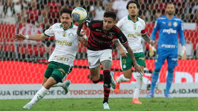 Rizek compara elencos de Palmeiras e Flamengo e vê privilégio impressionante no meio-campo: “É muito sério”