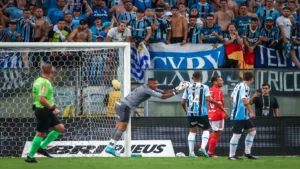 Renata Fan cobra vitória do Internacional no Gre-Nal do Brasileirão e faz alerta: “Que hora errada”