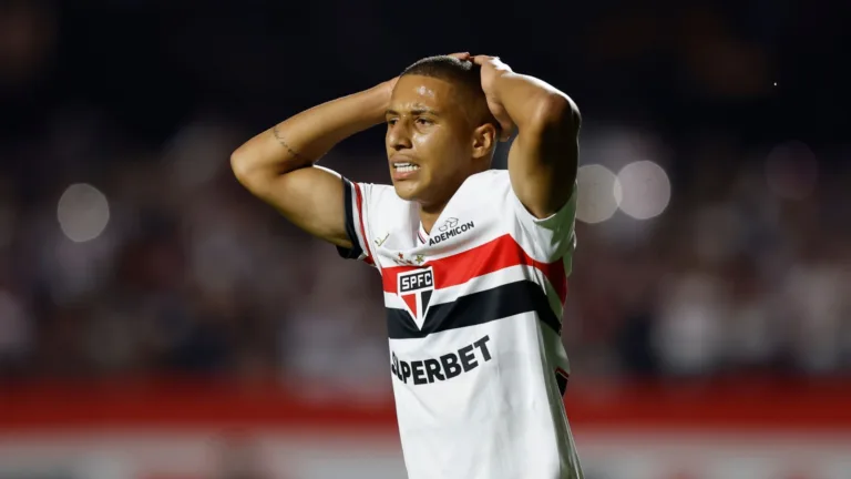 Pilhado questiona São Paulo por venda de Henrique Carmo e concorda com a torcida: “Vendendo a preço de banana”