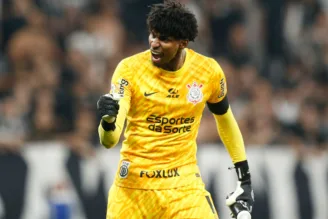 Hugo Souza, em jogo do Corinthians no Brasileirão