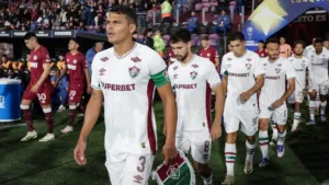 Felipe Melo é sincero após derrota do Fluminense contra o Lanús na Sul-Americana: “Chances totais de reverter”