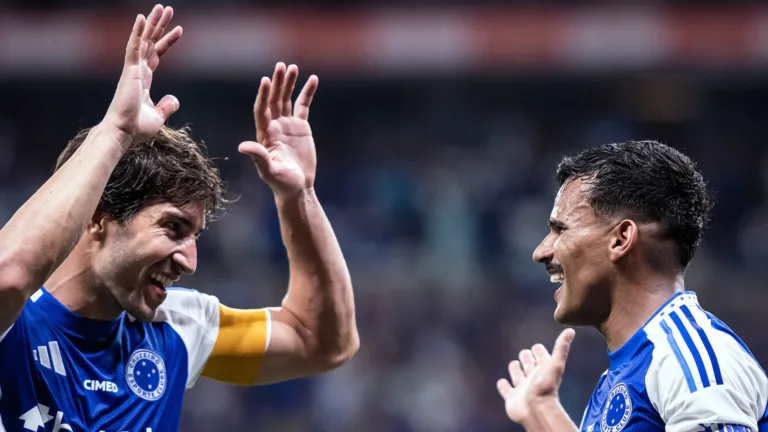 Rizek não banca que título do Brasileirão ficará com Flamengo ou Palmeiras: “Cruzeiro está muito vivo” 