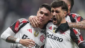 Sormani banca Flamengo próximo ao título do Brasileirão após vencer o Corinthians: “Meia mão na taça”