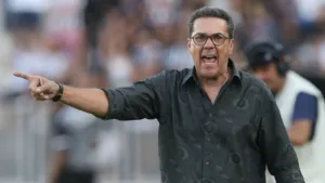 Luxemburgo “carimba” vaga do Palmeiras e prevê risco de eliminação do Flamengo na Libertadores: “Vai para pênaltis”