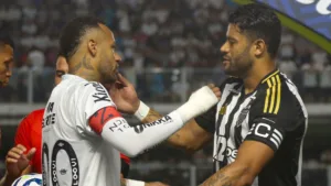 Vampeta inclui Hulk, do Atlético-MG, ao lado de Neymar entre “marcados” no Brasil: “Os árbitros conversam”