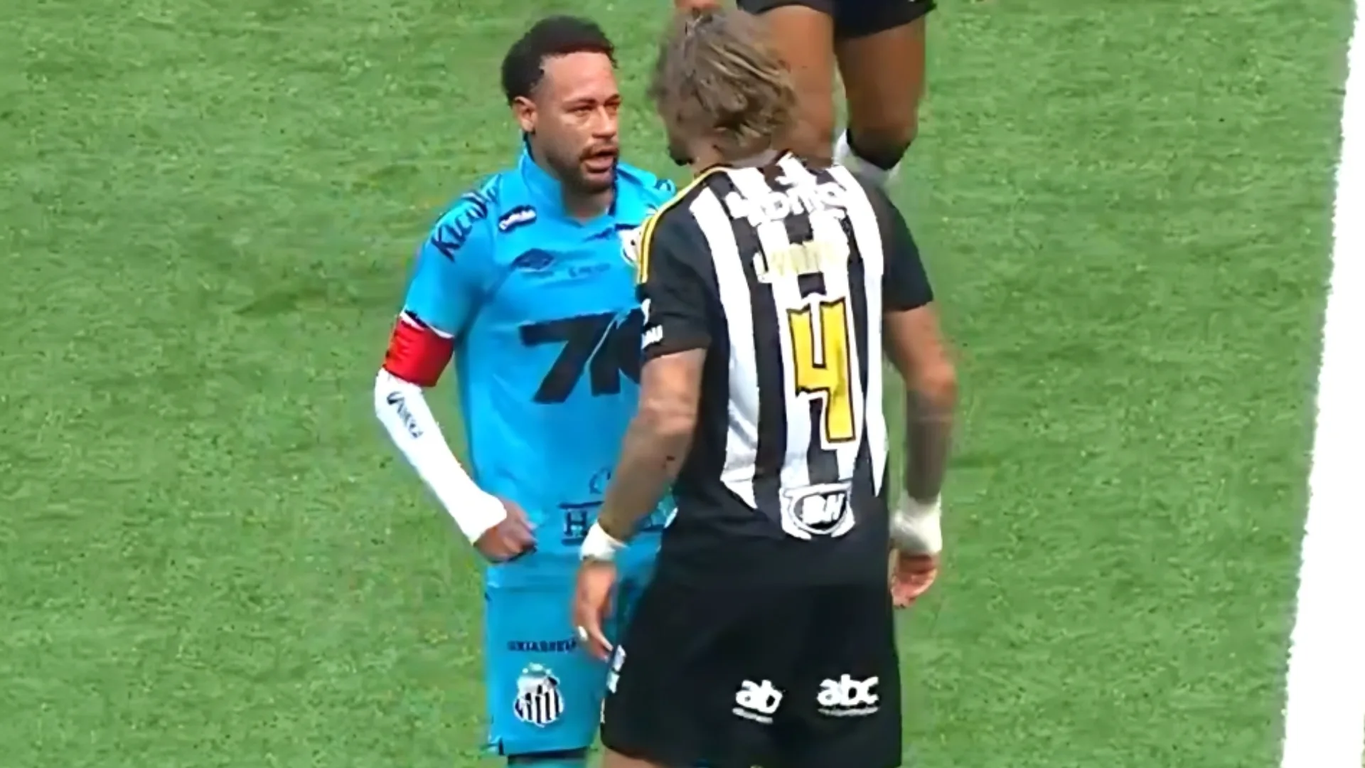 Atlético-MG x Santos pelo Brasileirão tem ‘treta’ entre Lyanco e Neymar; vídeo repercute entre torcedores