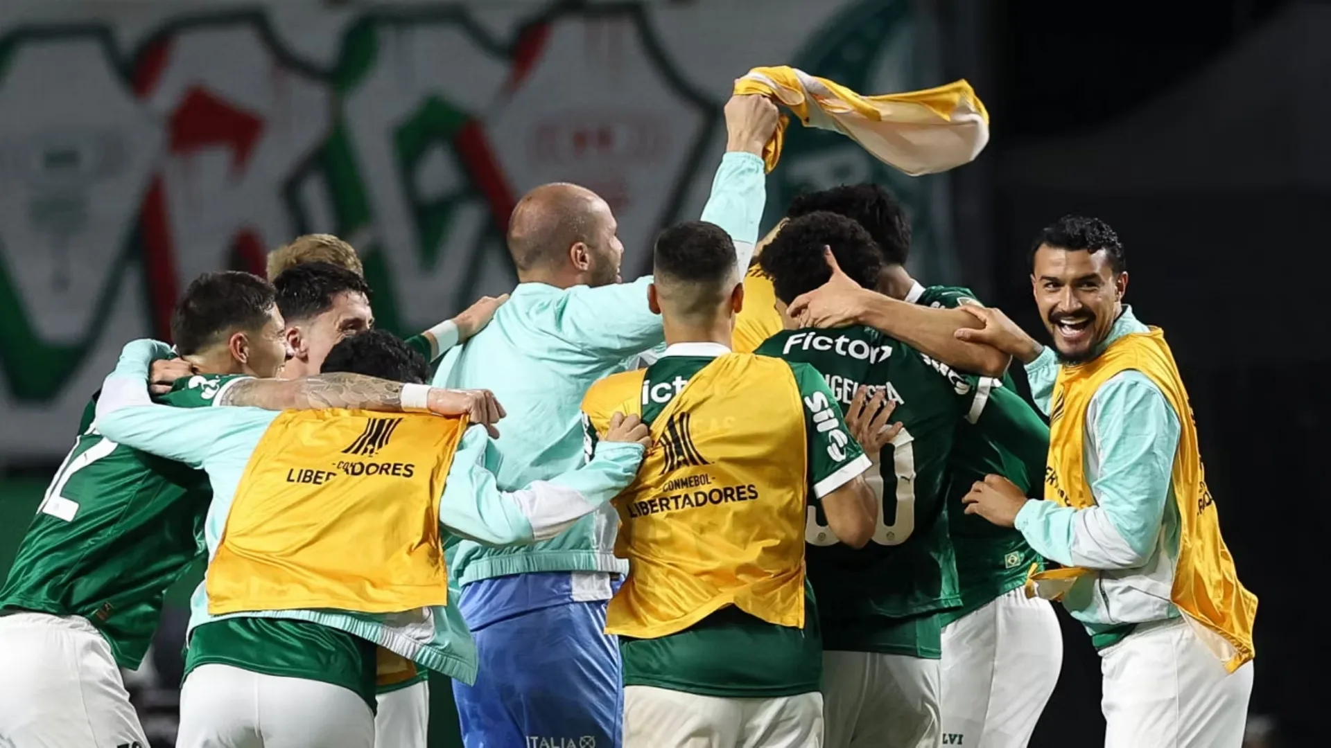 Arnaldo Ribeiro projeta desempenho do Palmeiras na temporada após classificação: “Pode sonhar com Mundial”