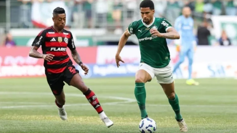 VSR analisa possível final entre brasileiros na Libertadores: “Palmeiras joga melhor do que o Flamengo”