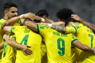 Jogadores do Palmeiras comemoram gol contra o Fortaleza
