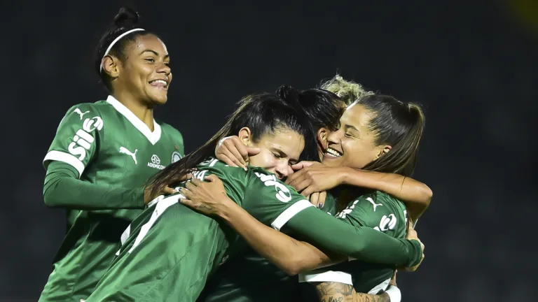 Palmeiras goleia o Sport por 5 a 0 e garantem vaga na semifinal da Copa do Brasil Feminina
