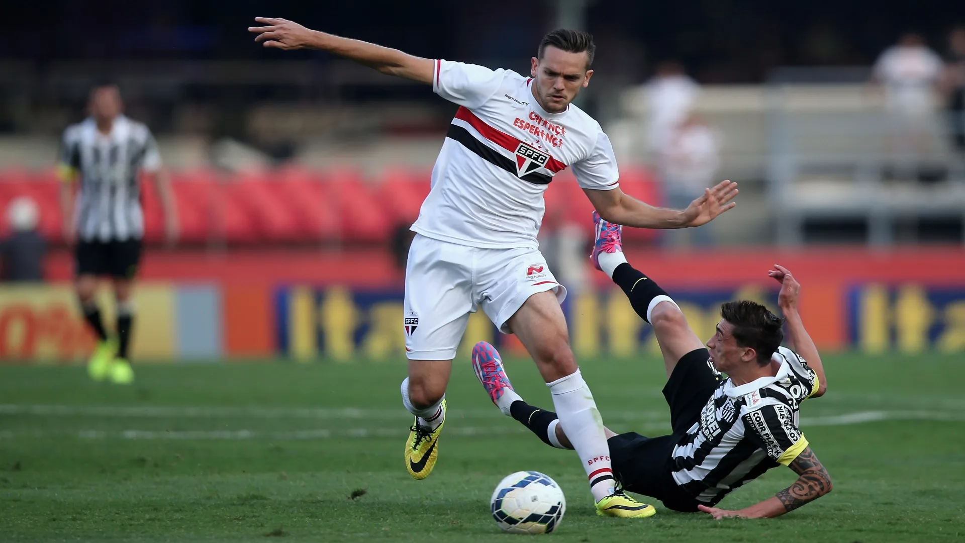 Arnaldo Ribeiro traz atualizações sobre situação do elenco do São Paulo: “Possível que Tolói seja titular”