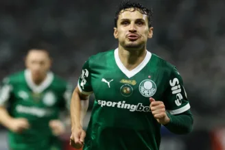 Raphael Veiga comemora gol no Allianz Parque