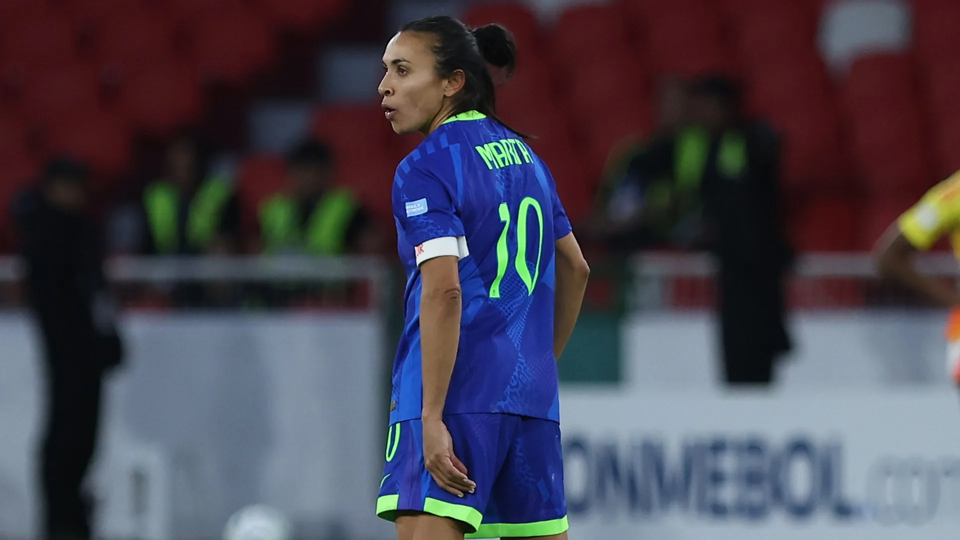 René Simões, ex-treinador da seleção brasileira feminina, rasga elogios a Marta: “É a Pelé de saia”