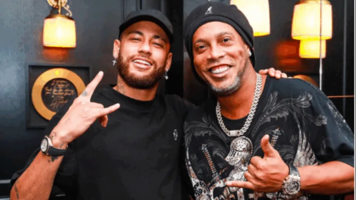 Ronaldinho Gaúcho não se coloca acima de Neymar e descarta “abandono” de Ancelotti na seleção: “Vai estar ajudando”