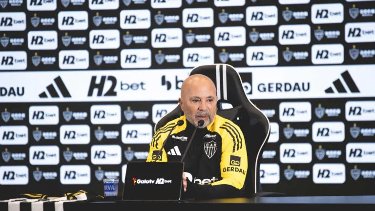 Sampaoli abre o jogo sobre utilização de jovens da base do Atlético-MG: “É um momento muito difícil”