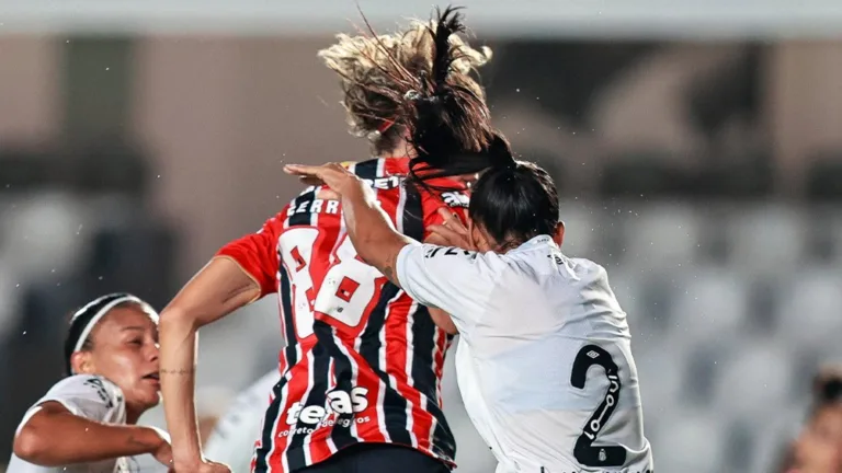 Santos arranca empate com o São Paulo por 2 a 2 e segue vivo no Paulistão Feminino
