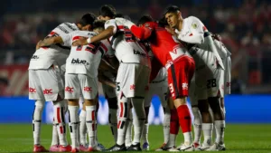 Roger Flores não subestima capacidade do São Paulo surpreender na Libertadores: “Os três brasileiros passam”