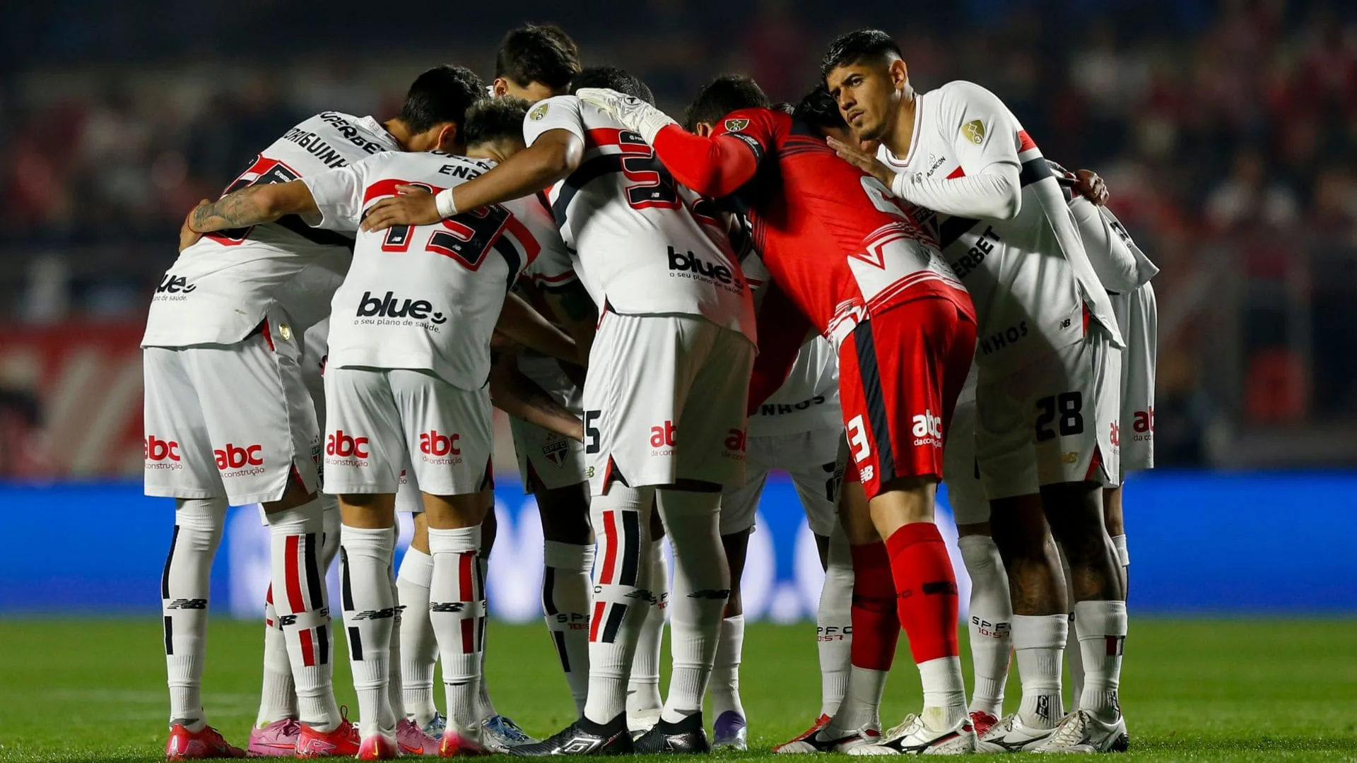 Roger Flores não subestima capacidade do São Paulo surpreender na Libertadores: “Os três brasileiros passam”