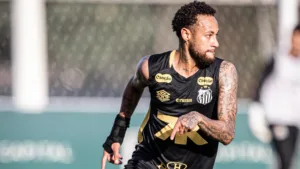 Sormani confirma Neymar em Atlético-MG x Santos, mas critica Arena MRV: “Não faz sentido ter gramado de plástico”