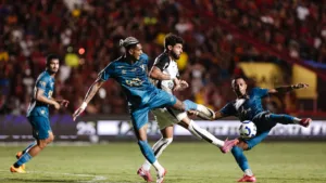 Muller avalia time do Corinthians como limitado e banca primeiro rebaixado no Brasileirão: “Sport vai cair”