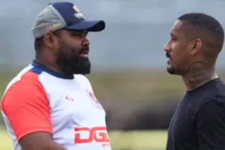 Técnico Alisson Marques e o jogador/gerente de futebol Bruno Thiago