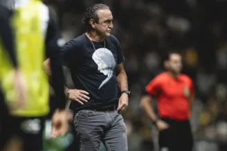 Cuca comandou o Atlético-MG na partida de ida contra o Cruzeiro