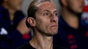 Torcedores se revoltam com Filipe Luís antes de Flamengo x Estudiantes na Libertadores: “É pedir para tomar gol”
