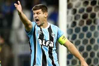 Kannemann em ação pelo Grêmio