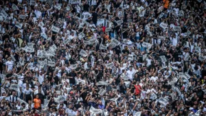 Eliminação na Libertadores aumenta pressão, e organizadas cobram Corinthians no CT