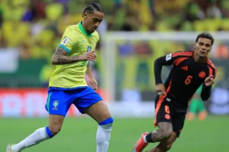 João Pedro atuando pela Seleção Brasileira